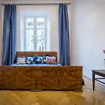 Apartament Antique